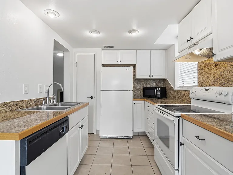 12450 E Cornell Ave #103 — Photo 9