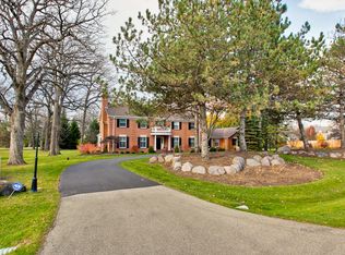 630 Kathryn Ct, Libertyville, IL 60048