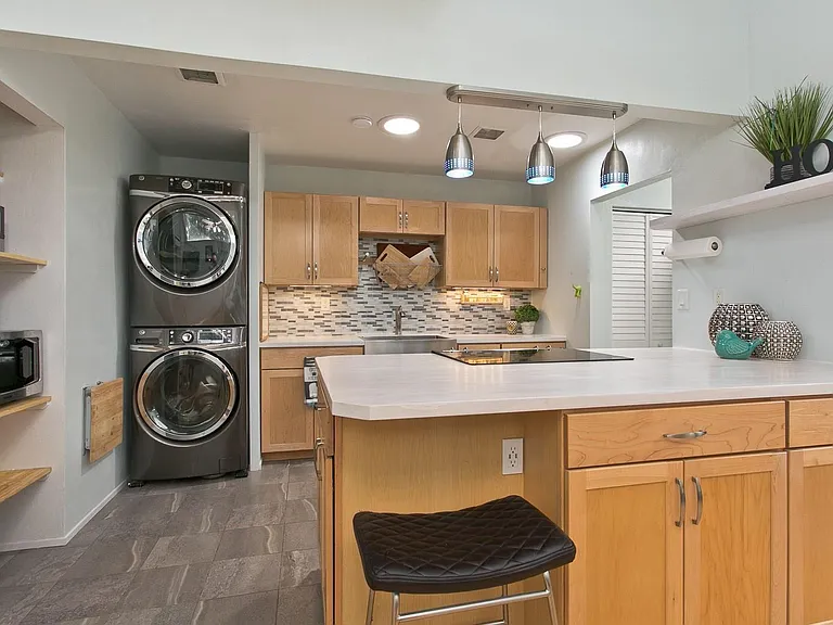 94-521 Makohilani St #1008 — Photo 2