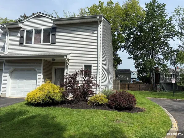 35 Meadowview Ter #35, Fair Lawn, NJ 07410