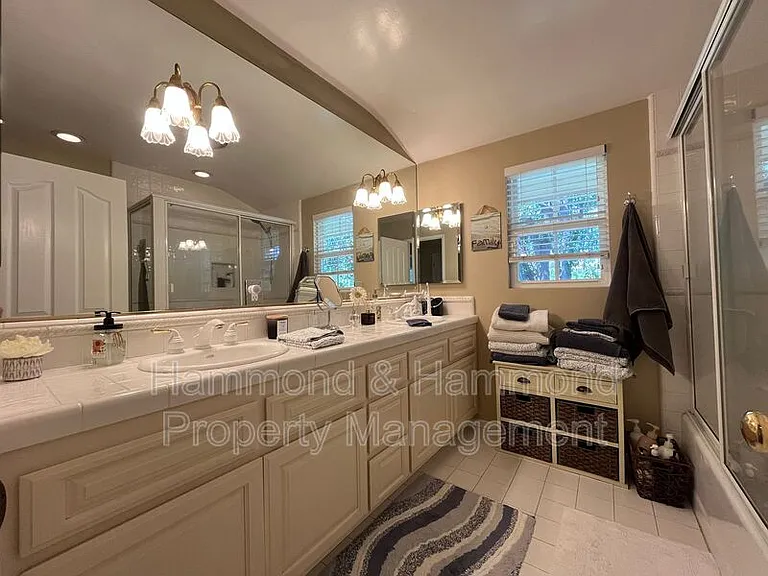 8422 Fable Ave — Photo 25