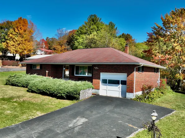 590 Kirby Addition Rd, Princeton, WV 24739