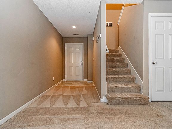 4th image of 2405 Deerfield Blvd