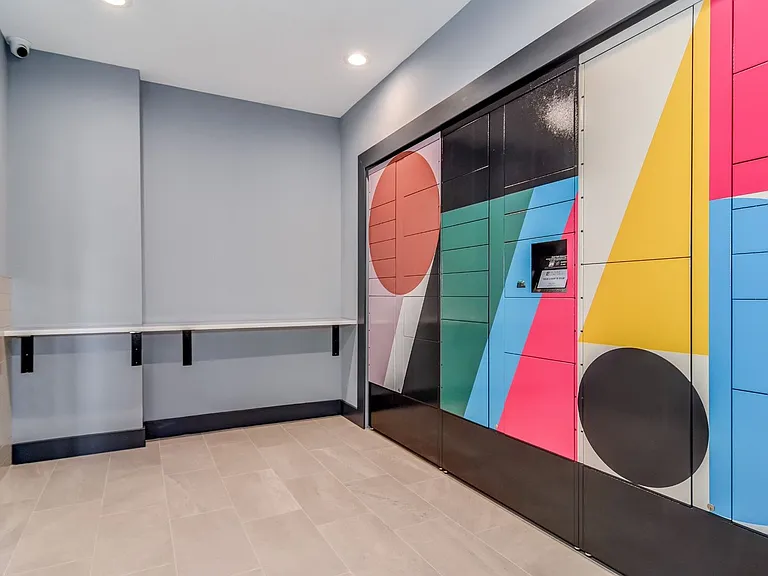 975 Bonnel Ct — Photo 30