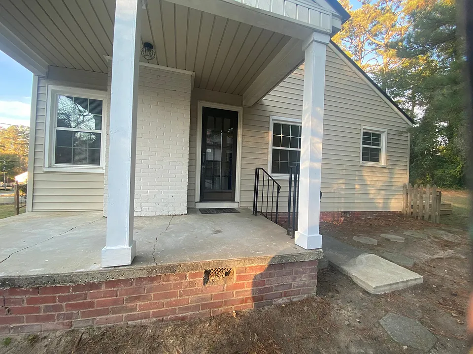 606 Glenville Ave