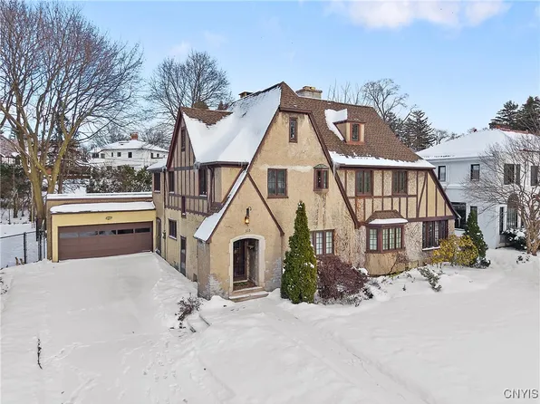 310 Sedgwick Dr, Syracuse, NY 13203