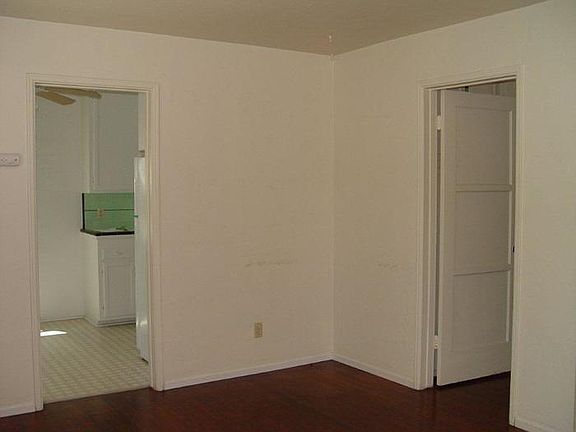 2nd image of 7920 La Mesa Blvd