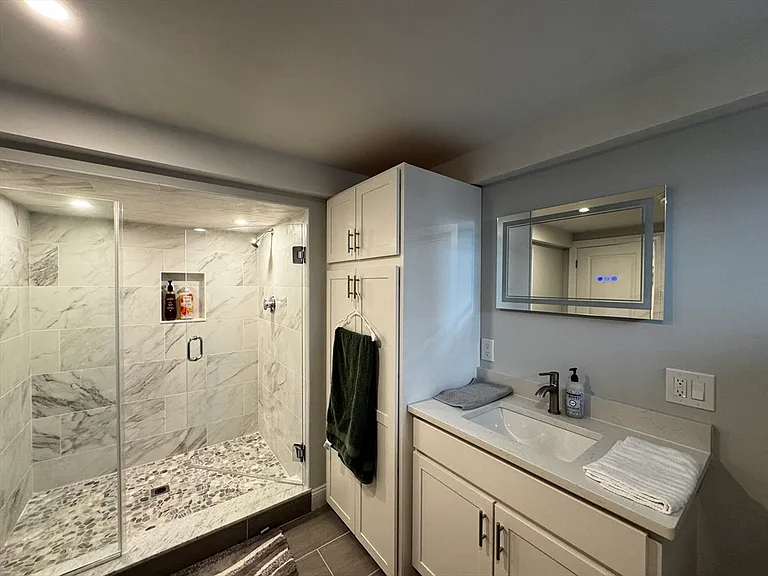33 Hamilton St #1 — Photo 15