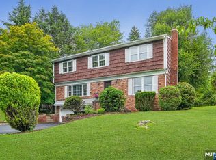 42 Collins Ave, Ramsey, NJ 07446