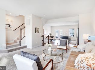 11374 Willow Green Cir, Manassas, VA 20109