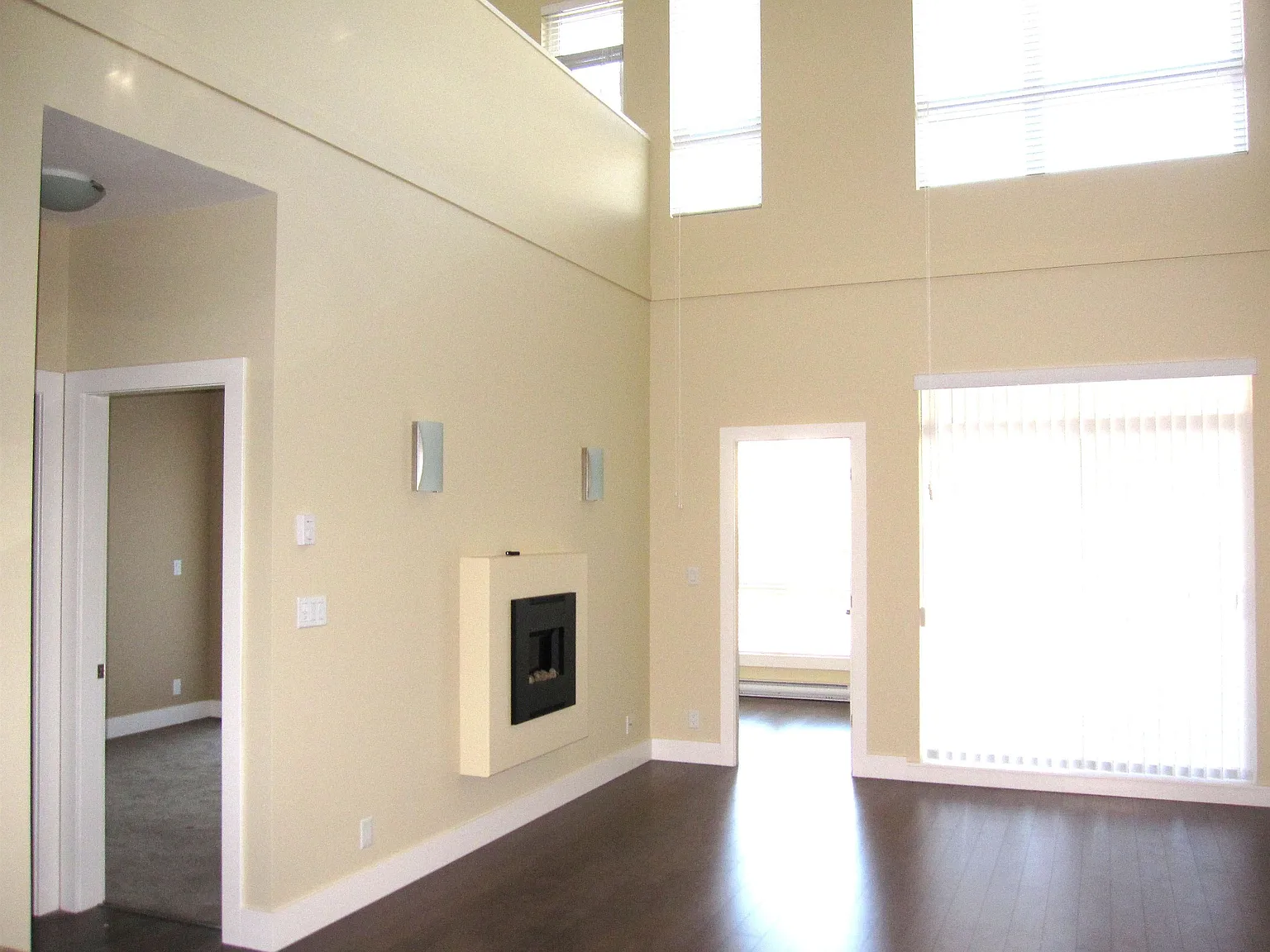 3 bed, 1202 sqft, $3,200 — Photo 3