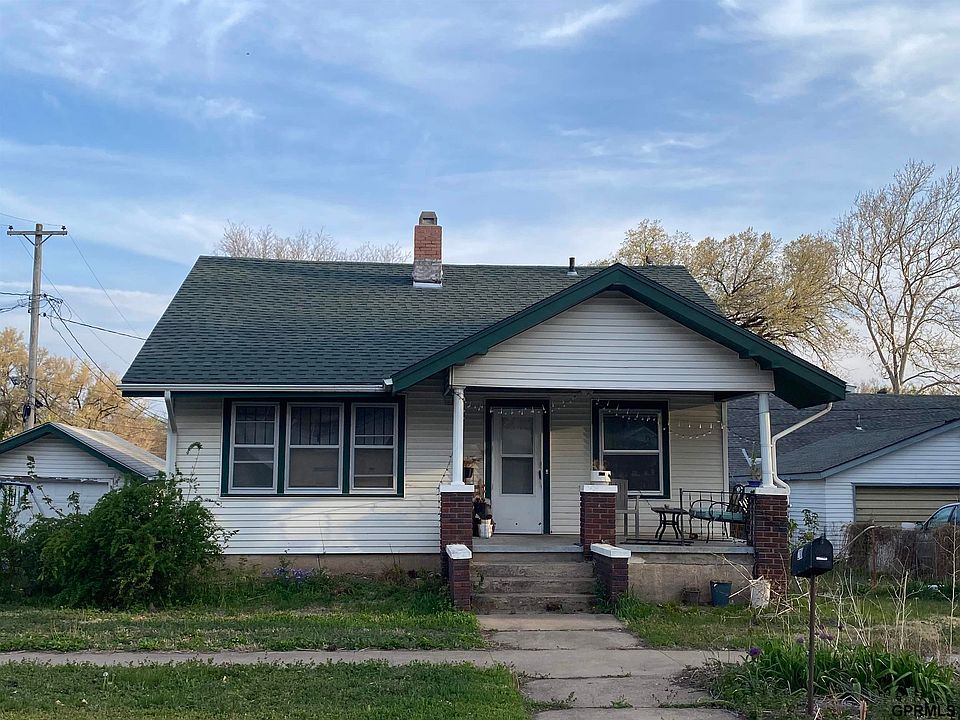 210 9th St, Fairbury, NE 68352 | MLS #22309291 | Zillow