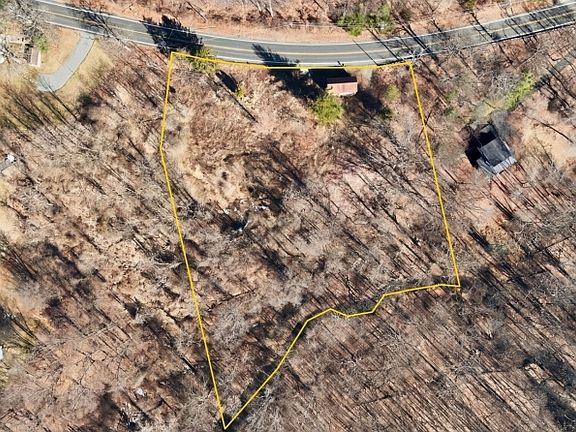 5th image of 197 E Mill Rd