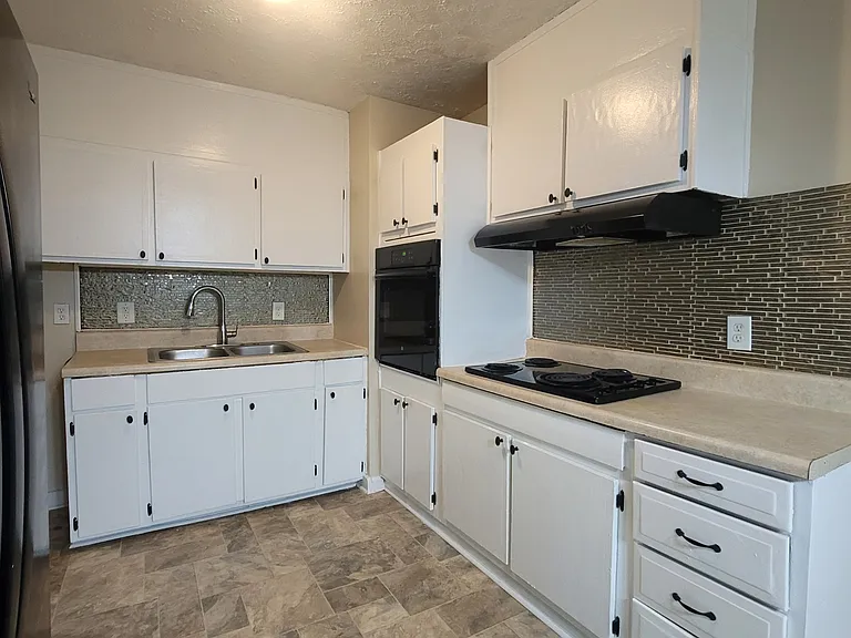 4472 Richard Rd — Photo 8