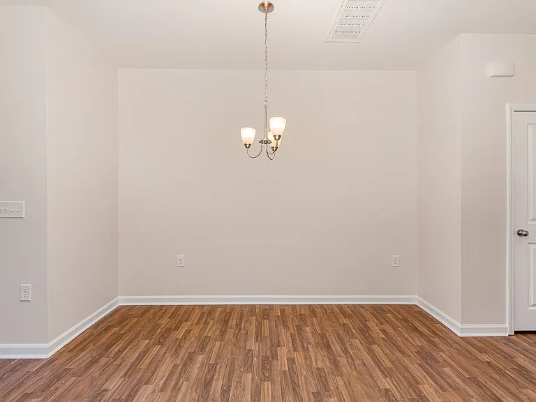 1009 Sycaten St — Photo 7