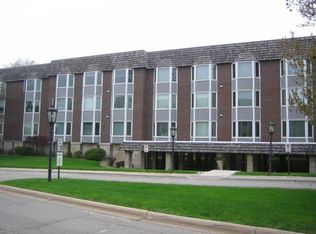 201 Talcott Pl, Park Ridge, IL 60068