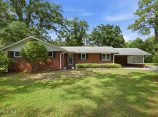 3030 Fairway Rd, Morehead City, NC 28557