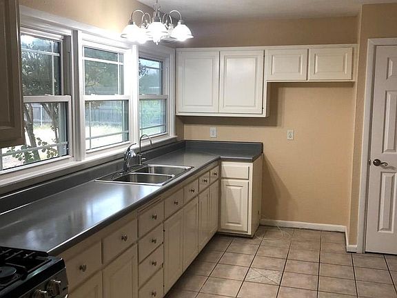 3rd image of 4232 Dawn Ave