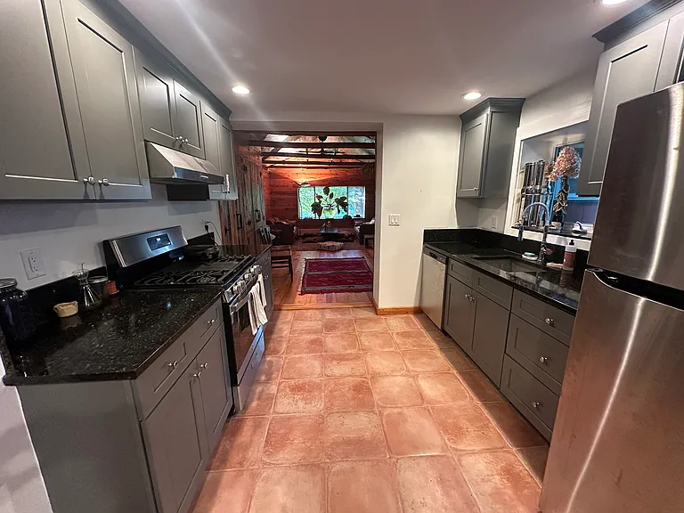 5 Snyder Hill Ct — Photo 8