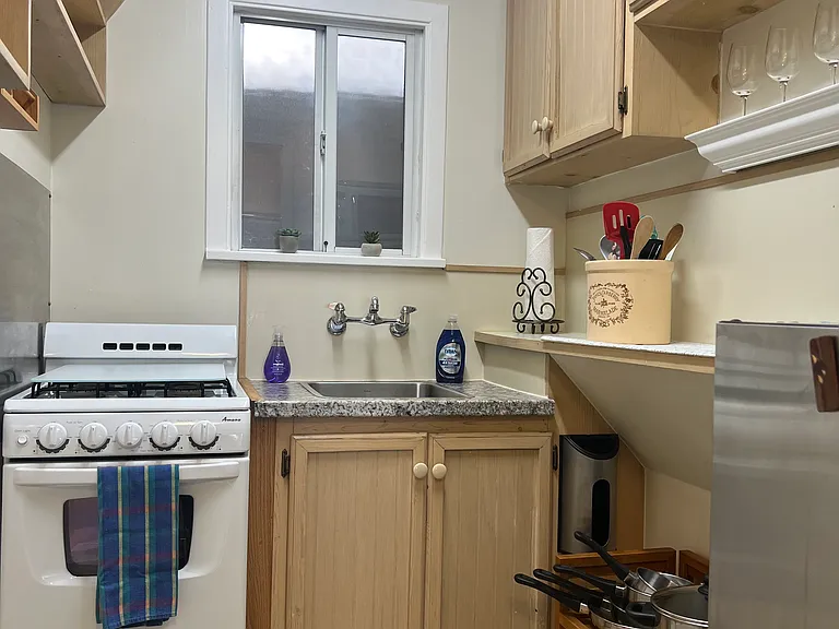 1103 W Franklin St #1/2 — Photo 6
