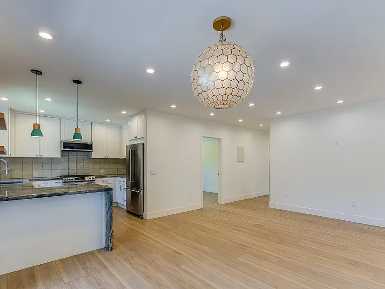 10385 Ilona Ave — Photo 13