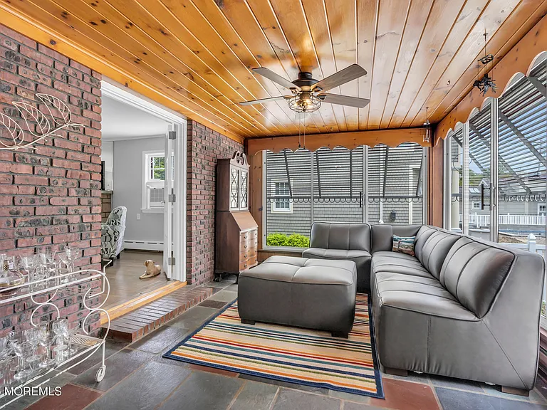 208 Trenton Blvd — Photo 7
