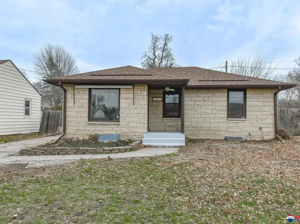 1912 N 67th St, Lincoln, NE 68505