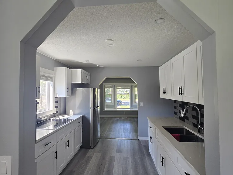 2414 27th St SE — Photo 5