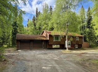 520 S Evolyn Dr, North Pole, AK 99705