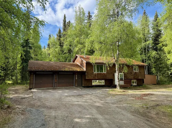 520 S Evolyn Dr, North Pole, AK 99705