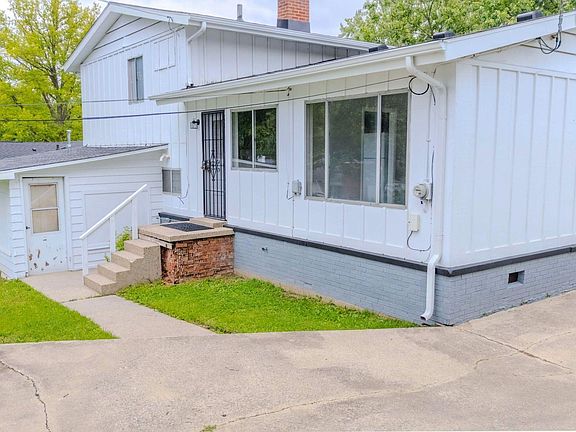 3rd image of 642 Fairway Dr