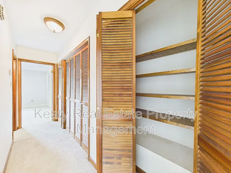 604 Briargate Walk Cir — Photo 17