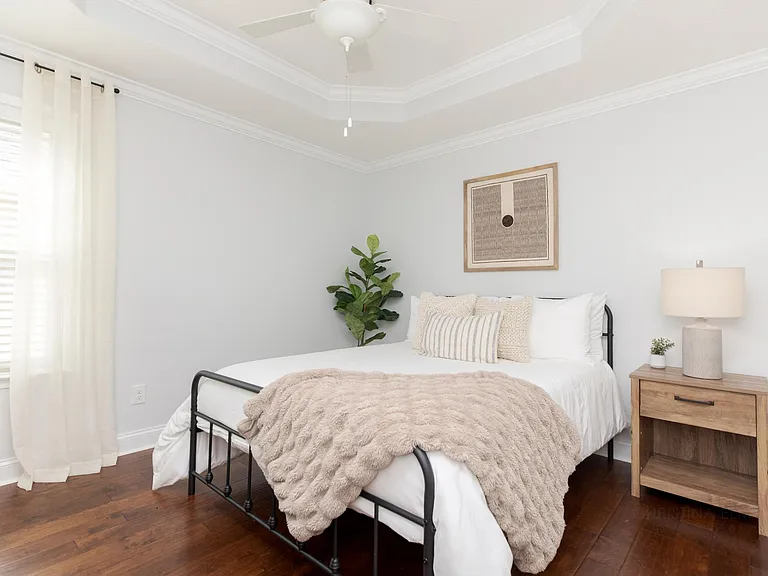 Bedroom 3 w/Queen bed & TV Streaming