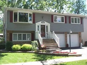 445 Geneva Rd photo 1