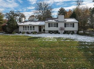 5810 Brittany Woods Cir, Louisville, KY 40222