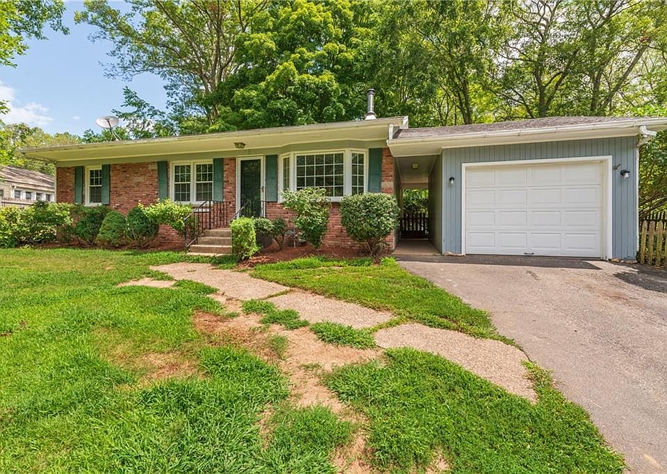 1st image of 8 Southwood Dr