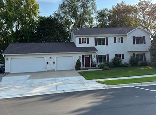 805 Vandenburg St, Sun Prairie, WI 53590