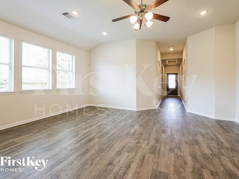 15645 All Star Dr — Photo 4
