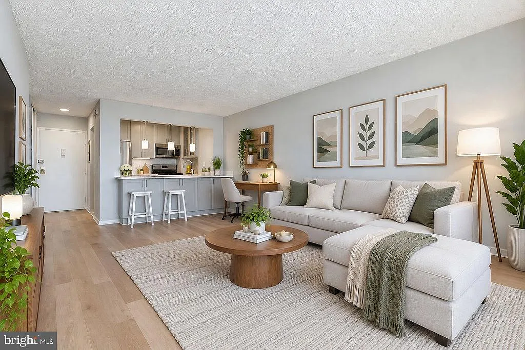 1 bed, 1.0 bath, 587 sqft, $1,950 — Photo 2
