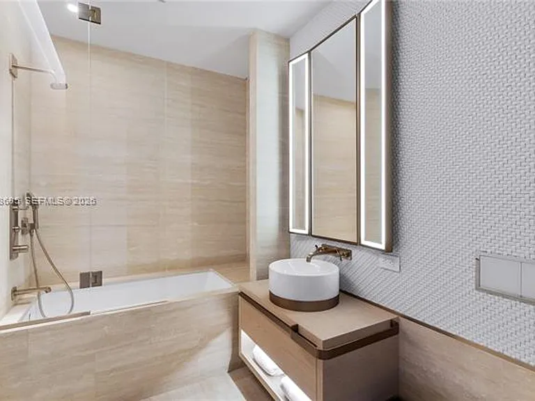 8955 NE Collins Ave #301 — Photo 15