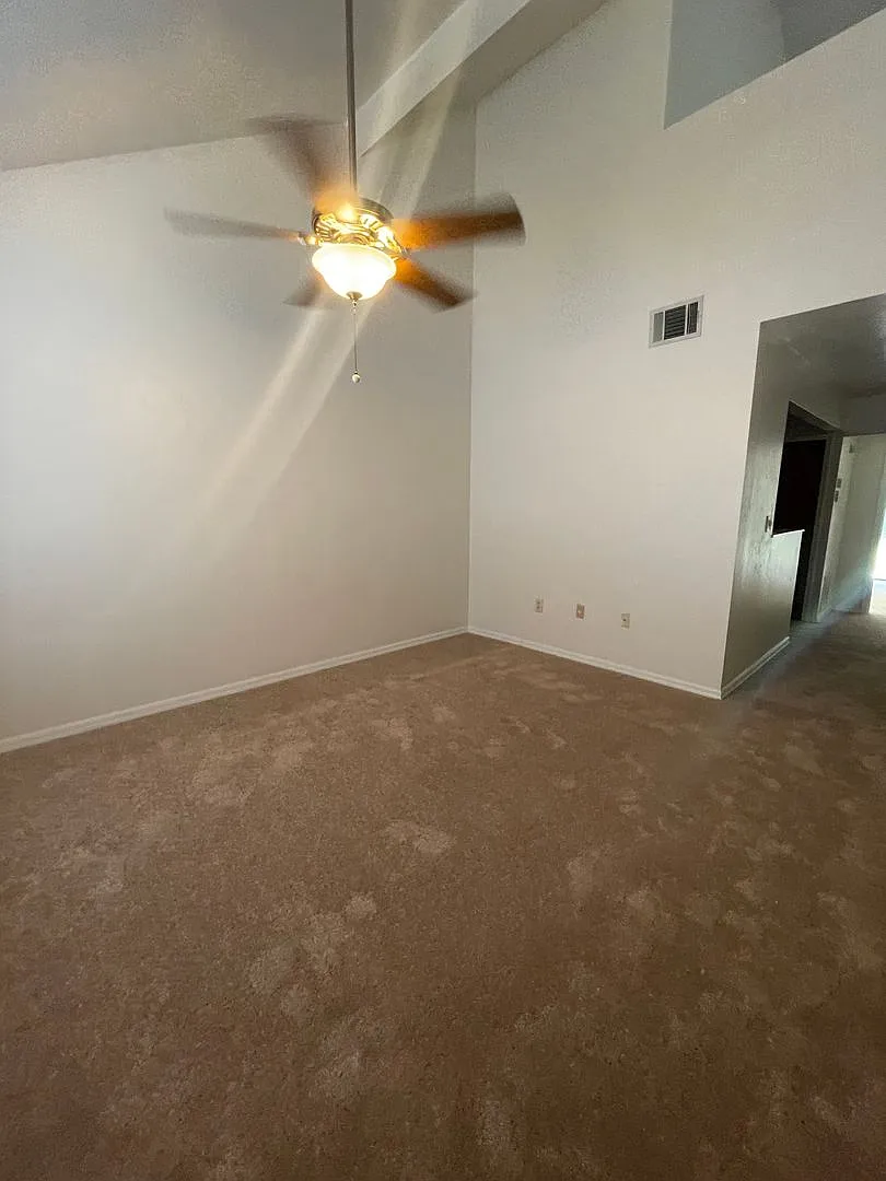 2-bedroom, 2-bathroom townhouse in Las Pampas — Photo 3