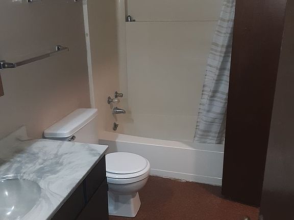 4th image of 31 Larkspur Dr #D