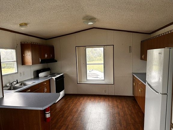 4th image of 13574 Maple Ridge Dr