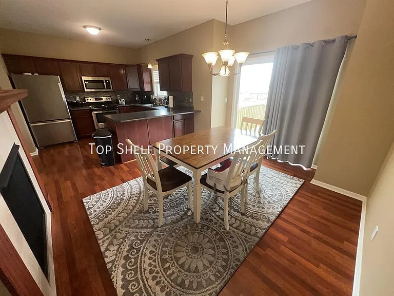 332 NW Driftwood Dr — Photo 6