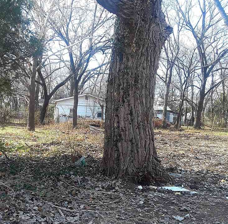 2nd image of 1008 E Campbell Rd