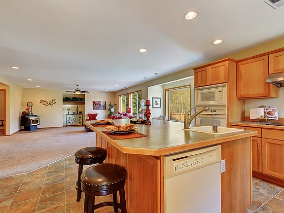 4th image of 2607 16th Avenue Ct SW