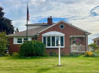 9325 Ruth Ave, Allen Park, MI 48101