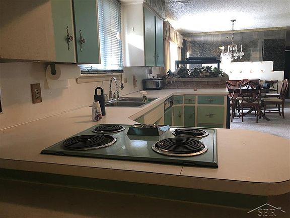 4th image of 3232 Janes Ave