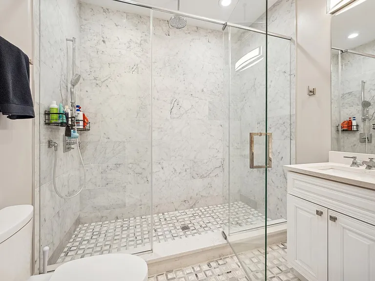 1214 W Fletcher St #1 — Photo 16
