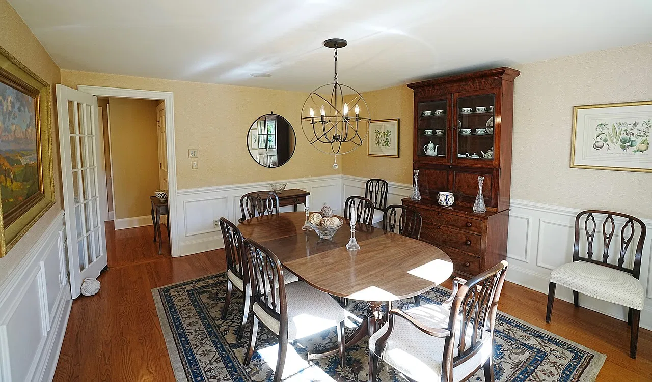 5 bed, 6.5 bath, 5600 sqft, $15,000 — Photo 3